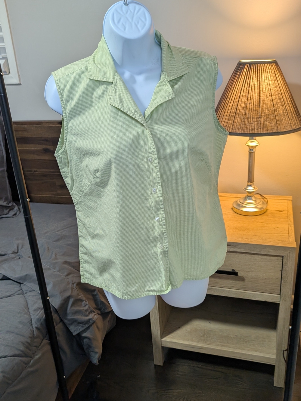 Casual Corner 100% Cotton Green Sleeveless Button-Down Shirt